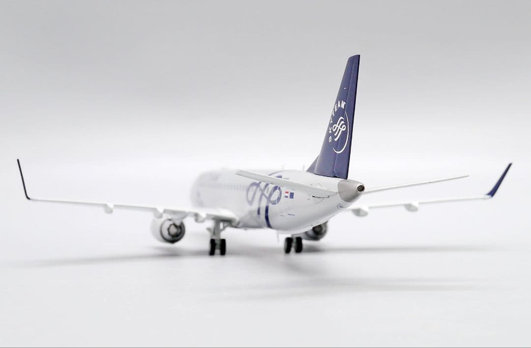 KLMオランダ航空 ERJ-190 PH-EZX 1/200