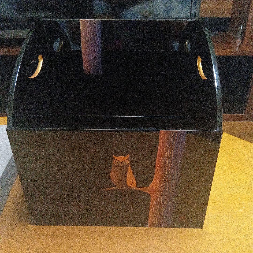 新しい彩　大生謹製　黒塗り　フクロウデザイン漆器収納　マガジンラック