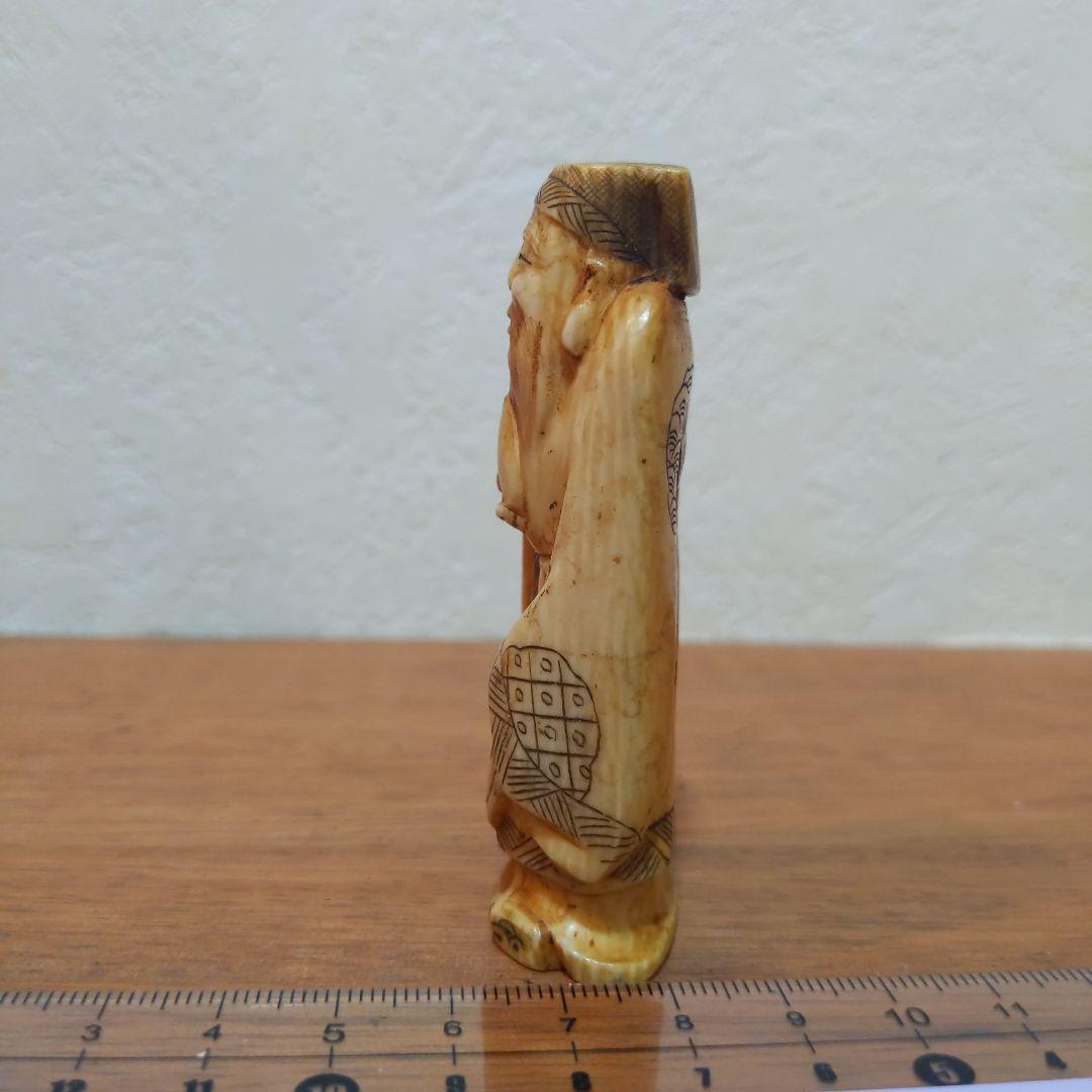 時代提げ物 七福神根付 天然素材 在銘【寿老人】高さ約7.6cm 重さ約50ｇ