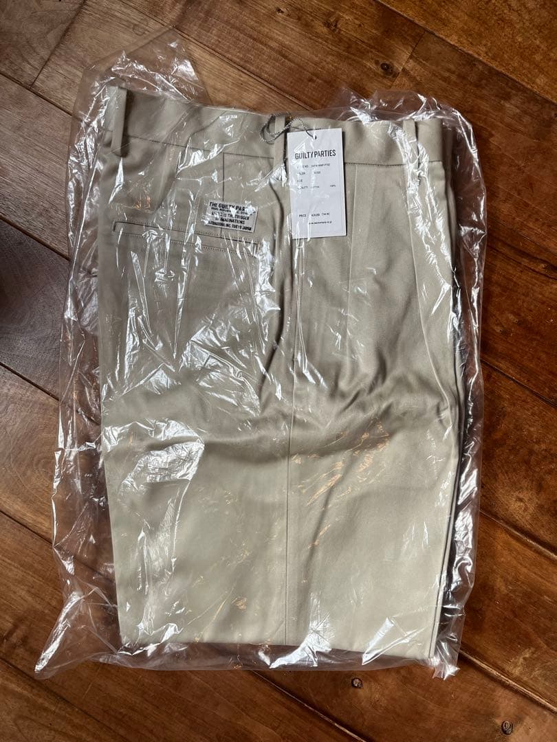 パンツ DOUBLE PLEATED CHINO TROUSERS