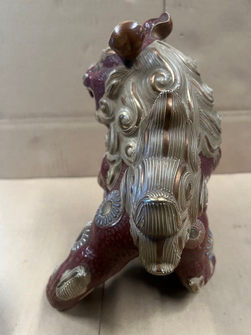 獅子の陶器置物