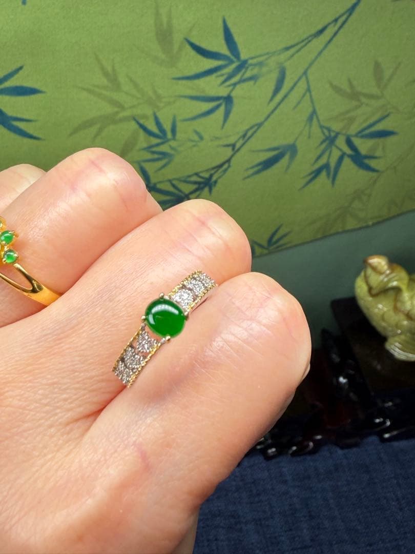 貴重❣️ミャンマー産天然本翡翠　帝王緑、濃厚な満緑カラー翡翠リング　鑑定書付き