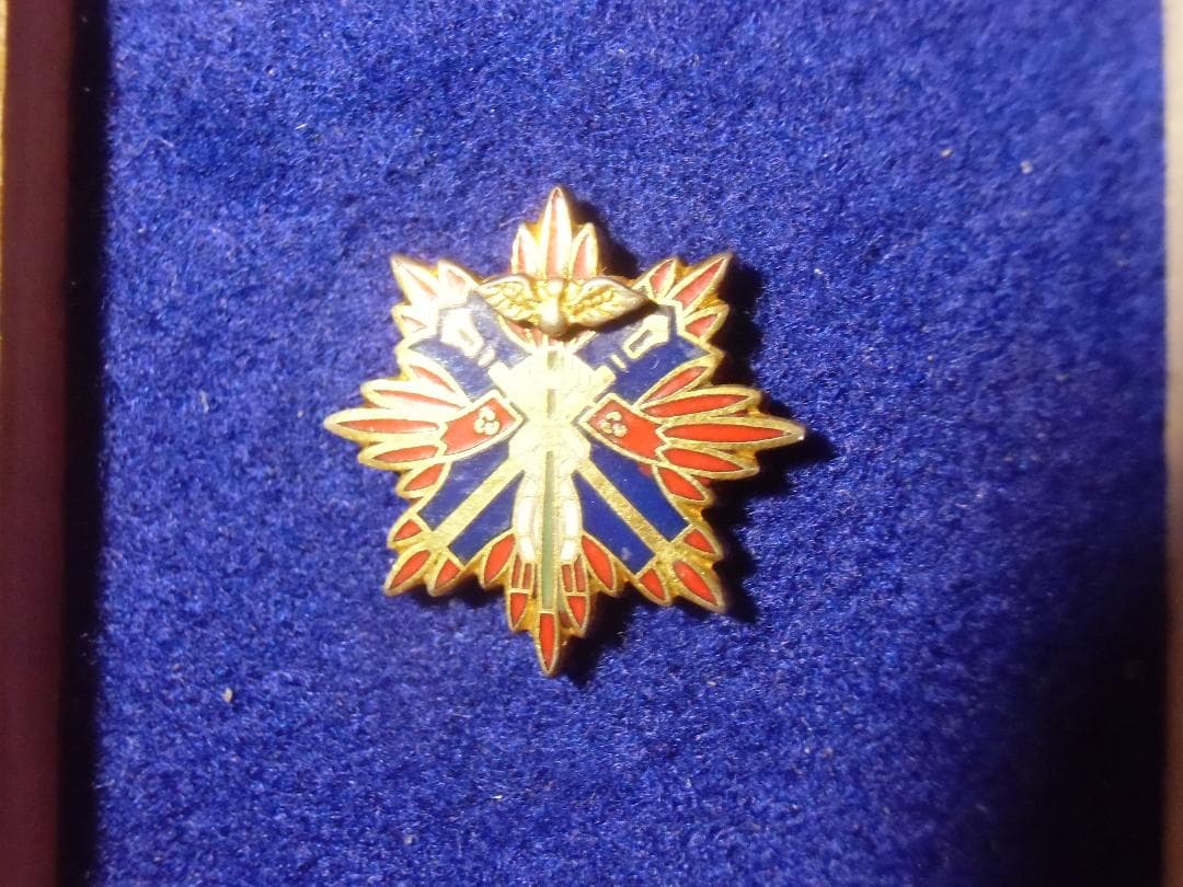 ●日本の勲章/徽章/日本軍＊日本金鵄連合会員章＊襟章（実物）
