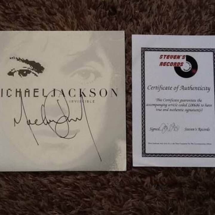 Michael Jackson /証明書付直筆サイン入り Invincible