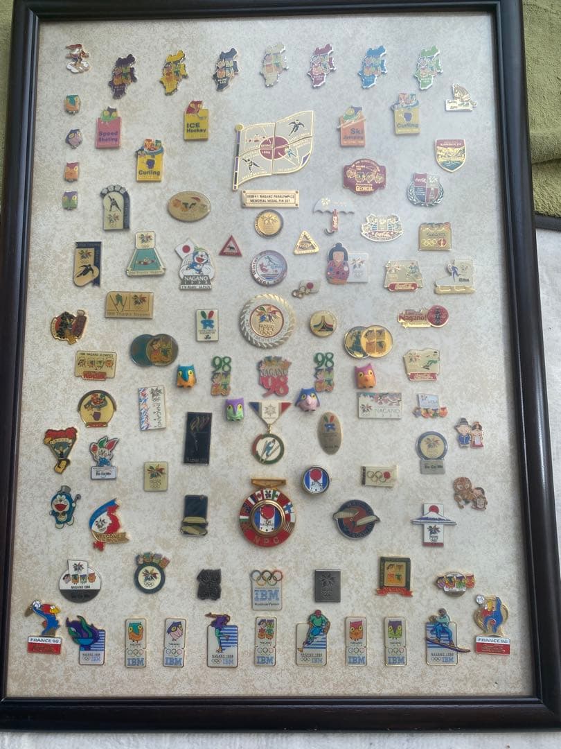 【98個まとめ売り】長野オリンピックピンバッジ、コカコーラ、その他（額縁なし）