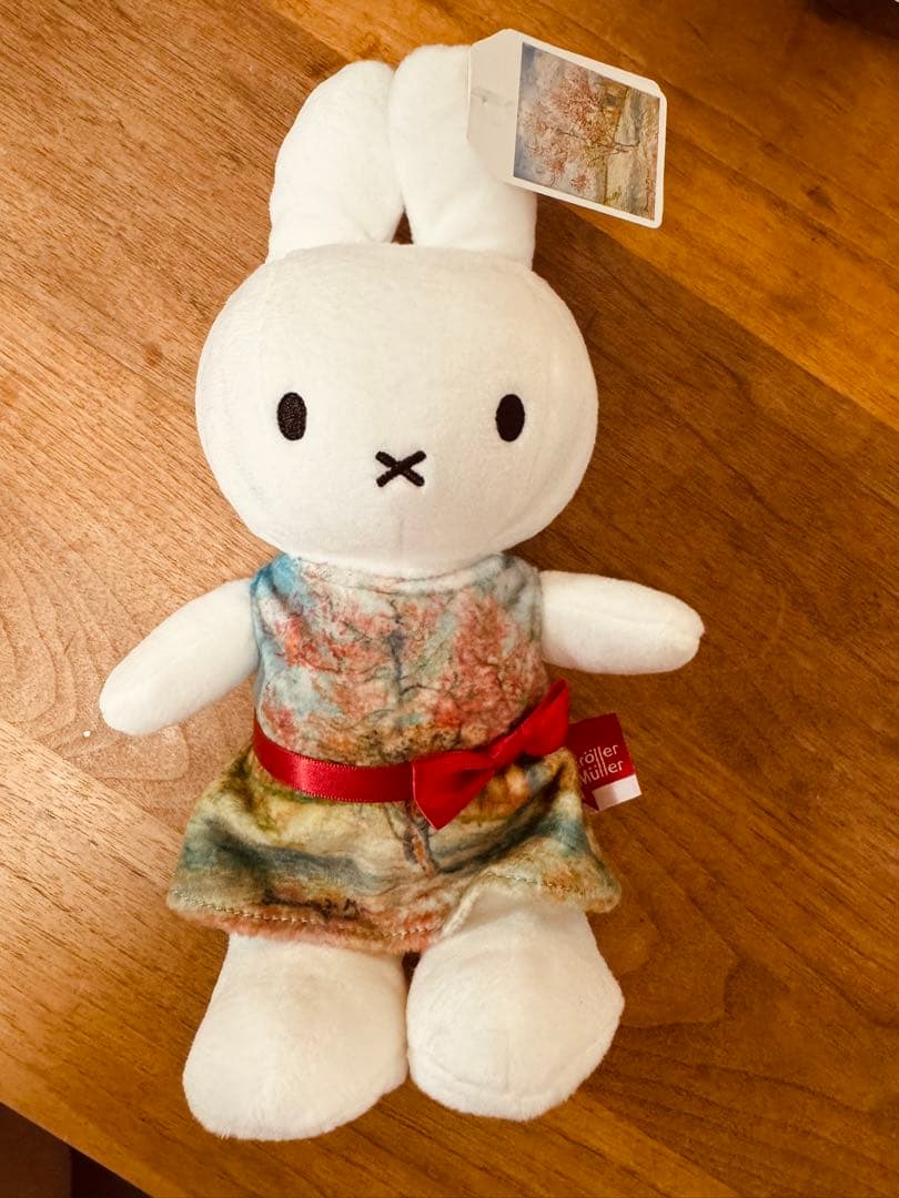 ゴッホ展　ミッフィー ぬいぐるみ　夜のカフェテラス展　ピーチツリー