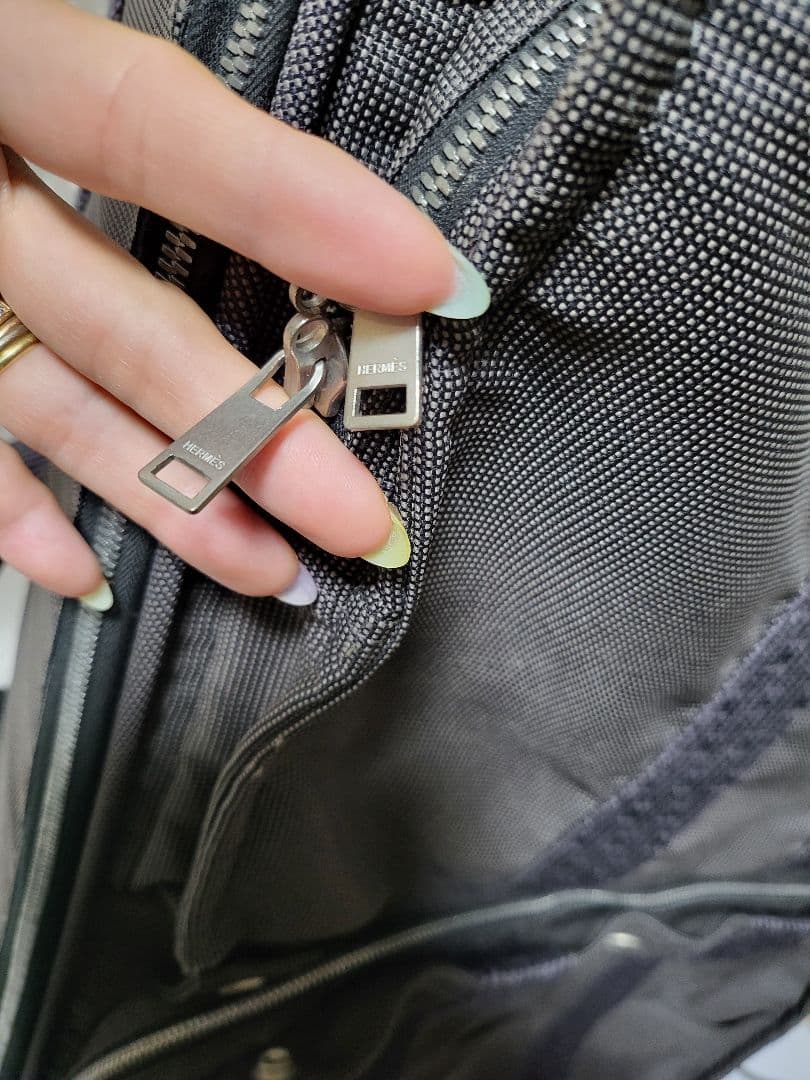 ダークグレー キャリーケース