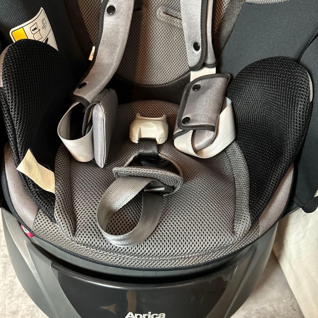 美品 Aprica フラディアラクート プレミアム チャイルドシート　シェード付