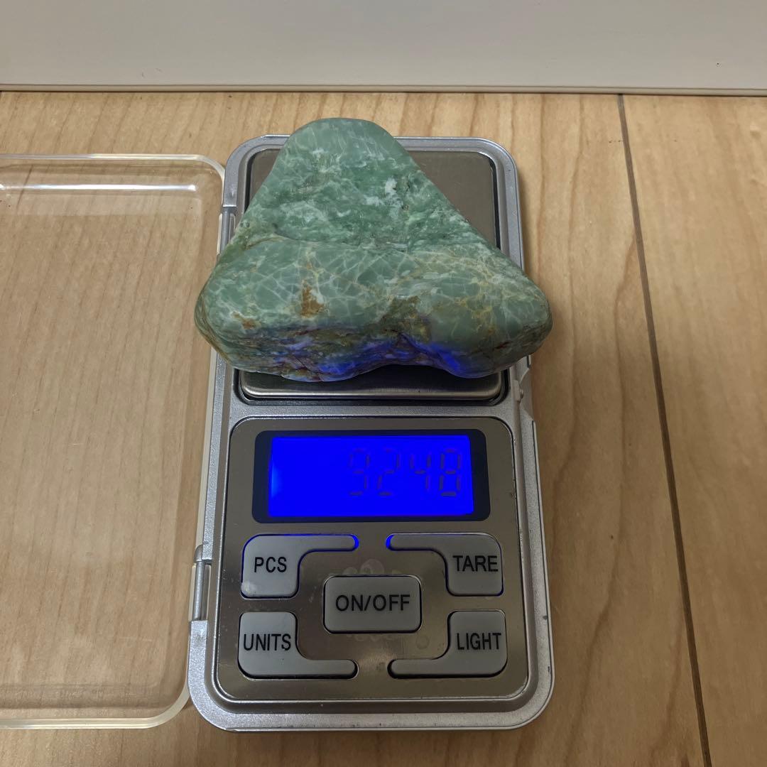 糸魚川翡翠 濃いグリーン 【92g】透過よい高品質✨