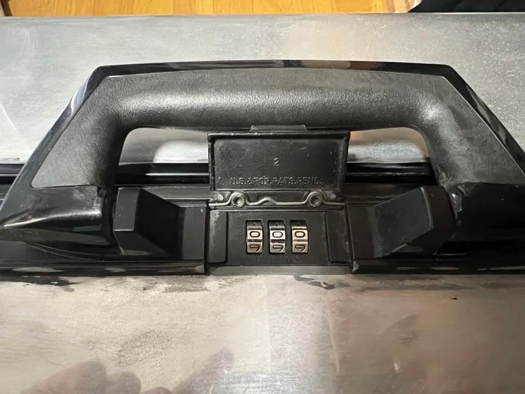 ゼロハリバートン　アルミ製スーツケース　made in USA 4輪キャスター