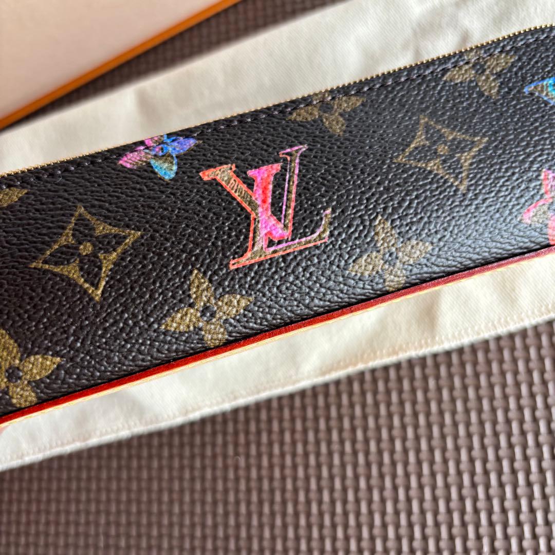LOUIS VUITTON マルチカラー ペンケース　筆箱　ルイヴィトン
