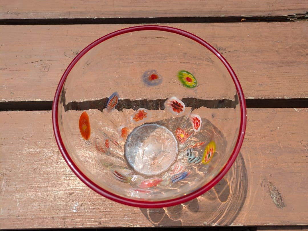 お洒落な花柄 赤縁 ガラス容器　インテリア