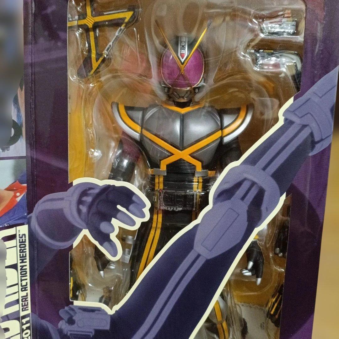 RAH 仮面ライダーカイザ フィギュア　美品ですが難あり