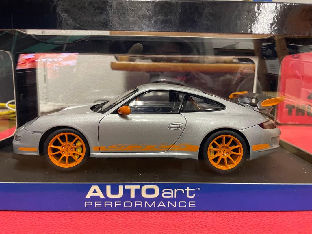 オートアート　ポルシェ997 GR3 RS