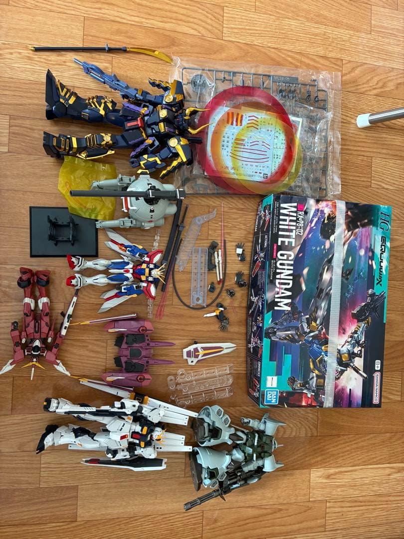 値下げ12/7まで　ガンプラ　HG MG RG6セット+白いガンダム