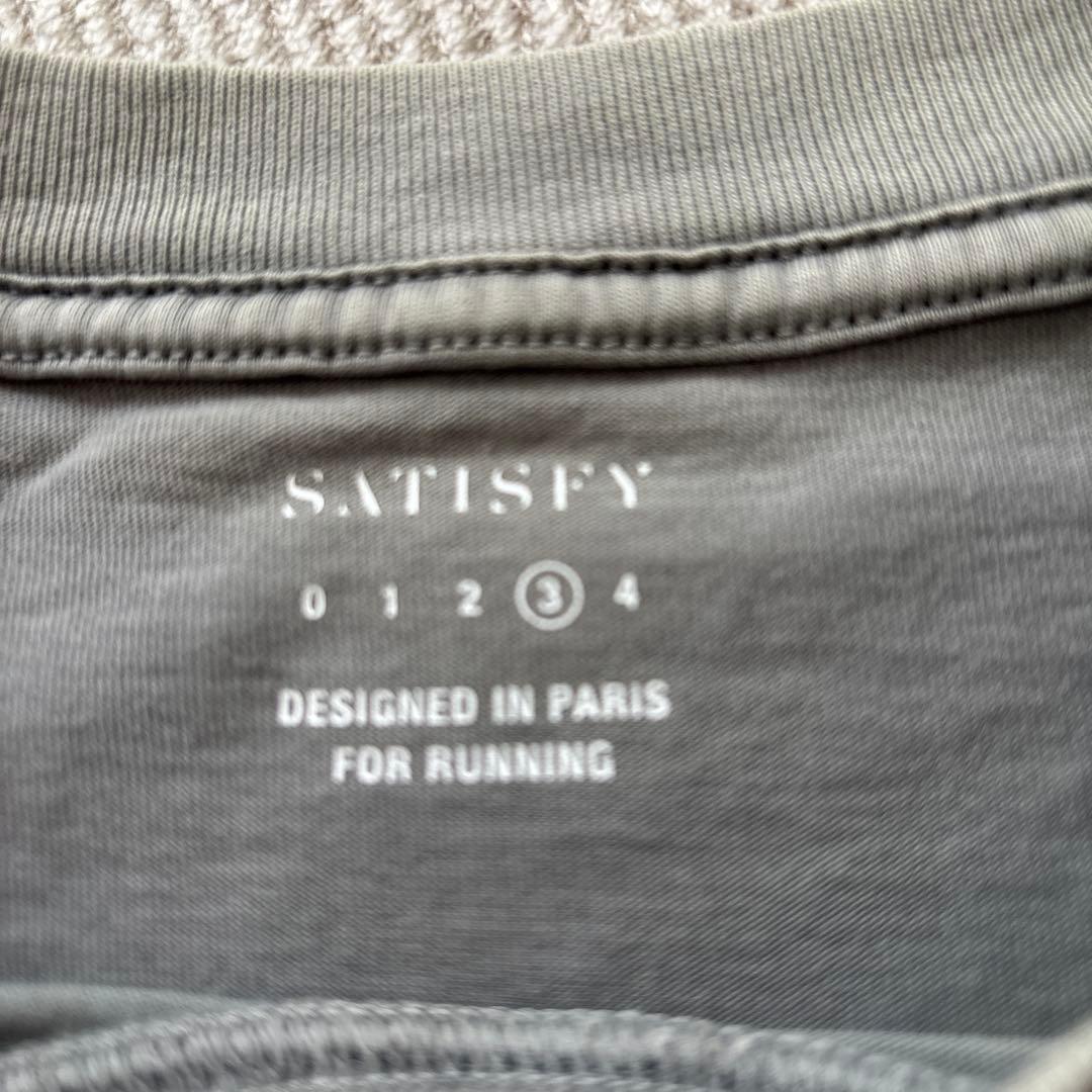 Satisfy ロンT