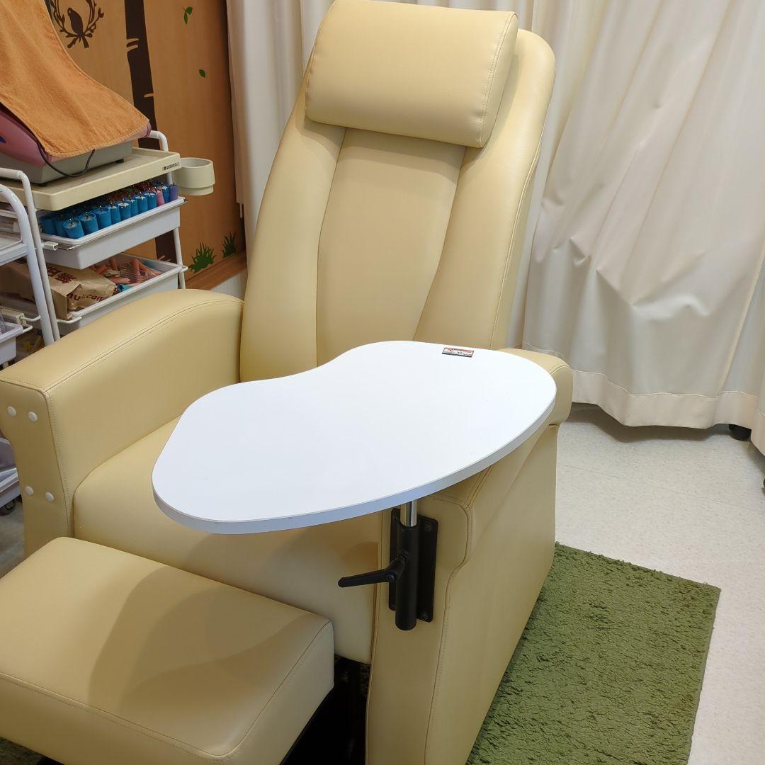 【中古美品】タカラベルモント REINE IIl エステ ネイル用ソファ ベッド