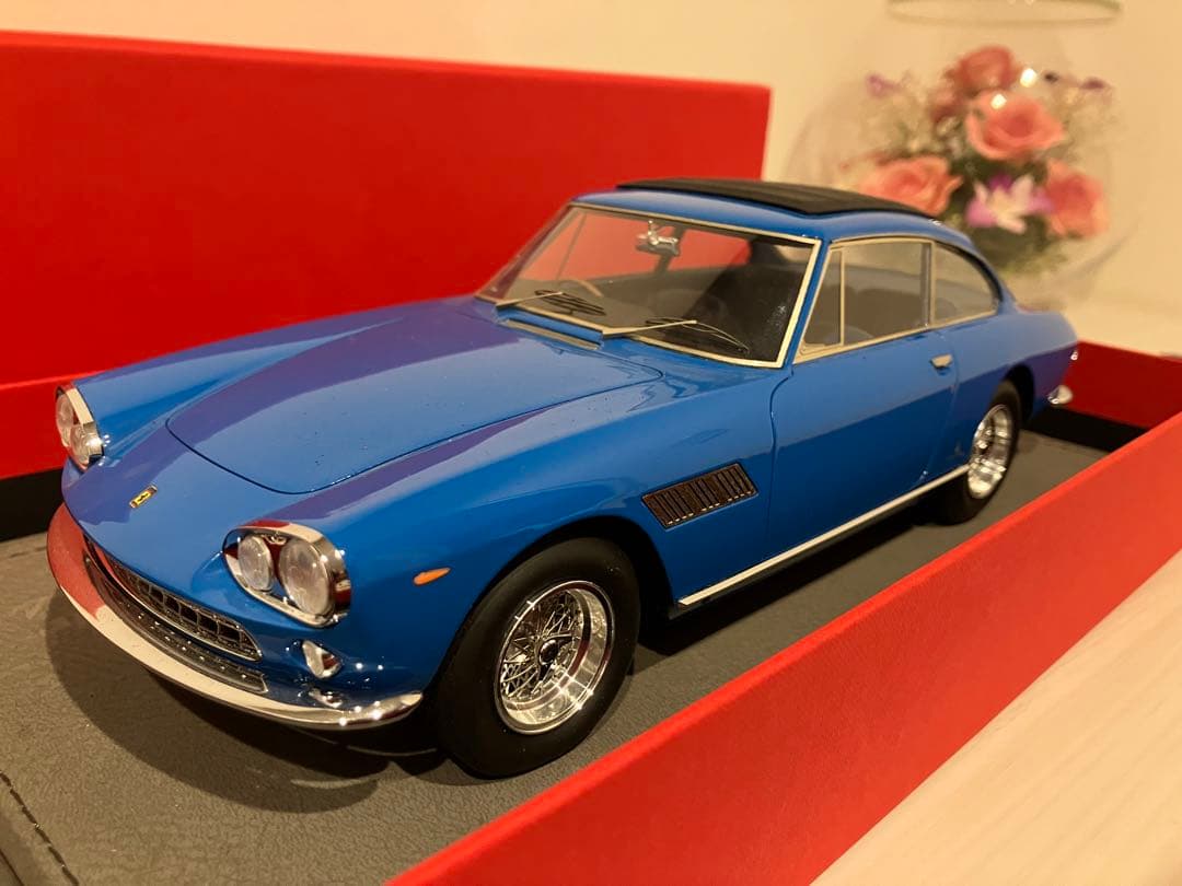 1/18 BBR フェラーリ 330 GT 2+2