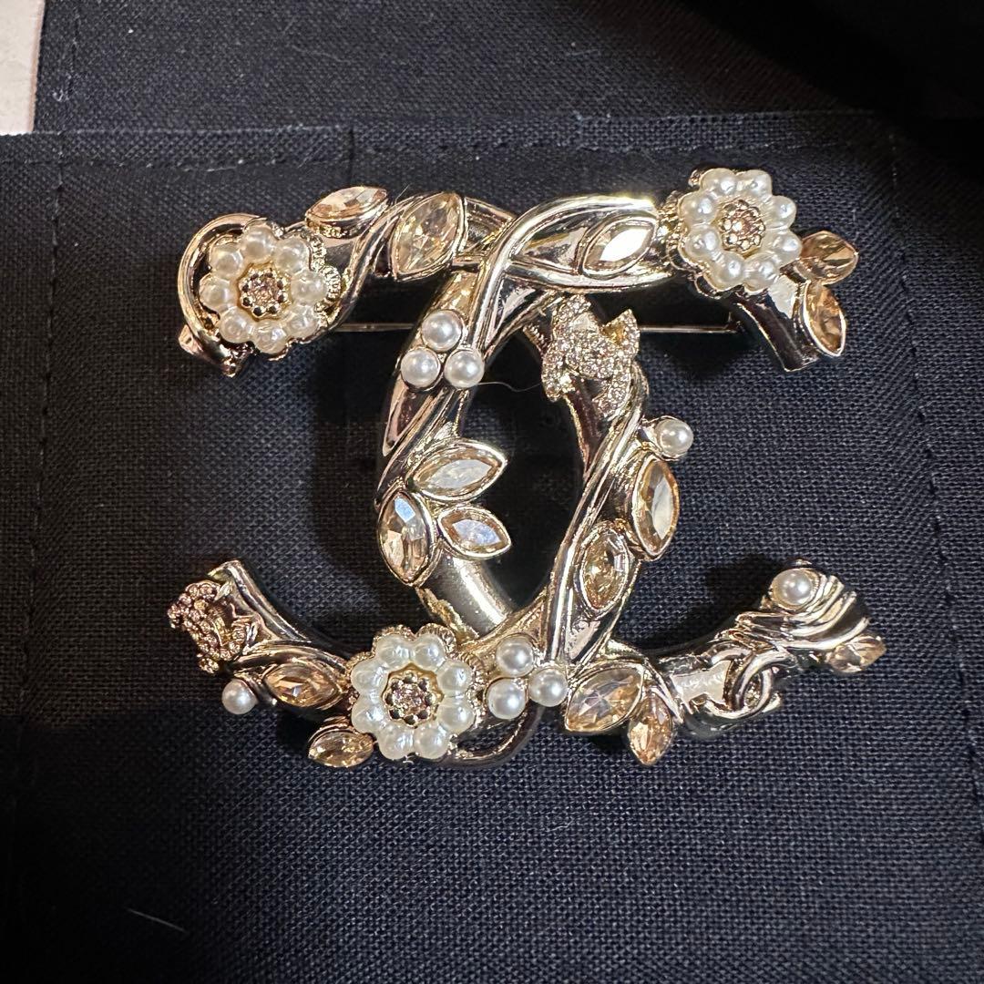 CHANEL フラワー装飾 ブローチ
