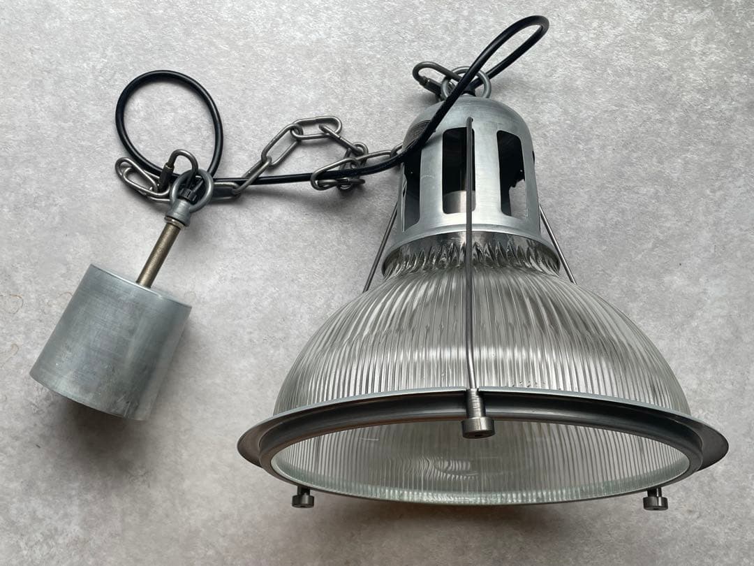 アクメファニチャー　ペンダントランプ