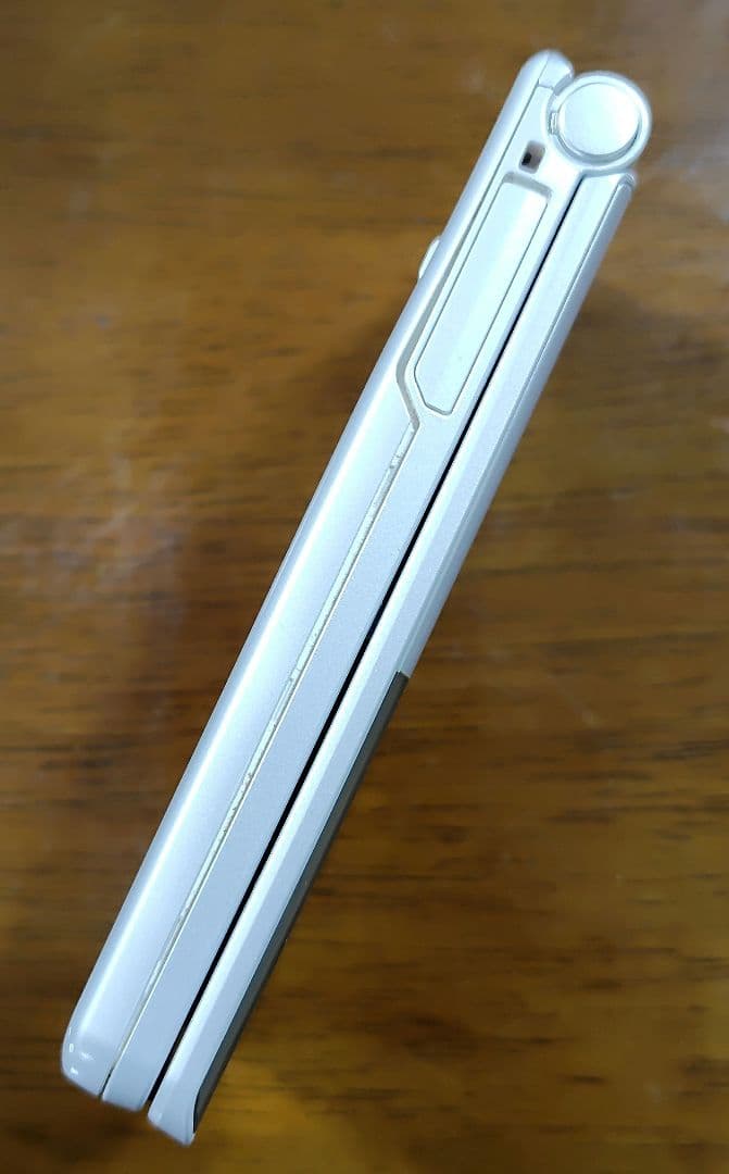 【docomo★ガラホ】arrows ケータイ　F-03L