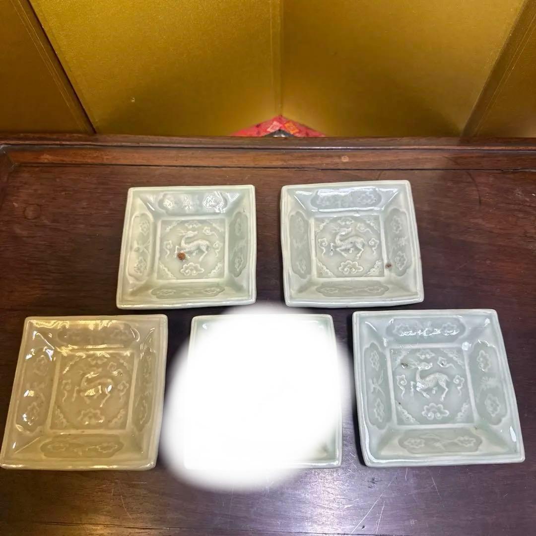 中国，明時代，青瓷，鹿模様の四角い皿 5枚セット