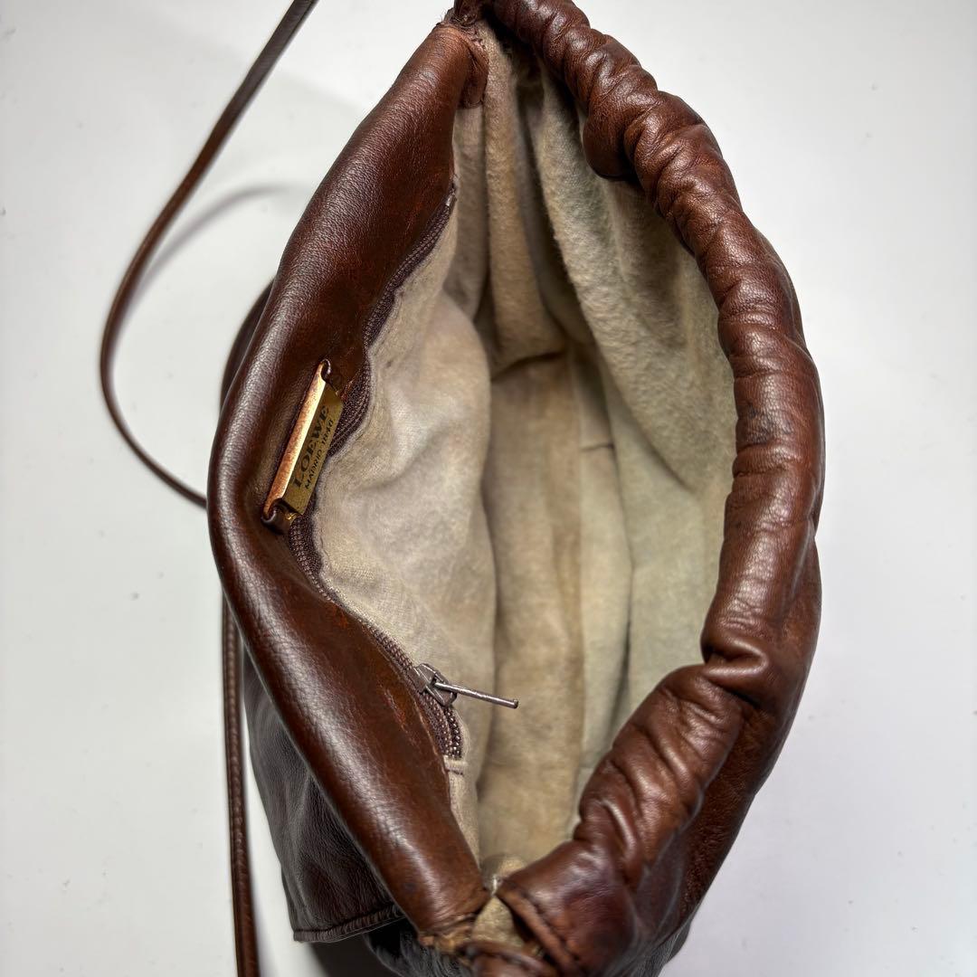 美品　ロエベ ナッパレザー ビンテージショルダーバッグ アナグラム　ブラウン