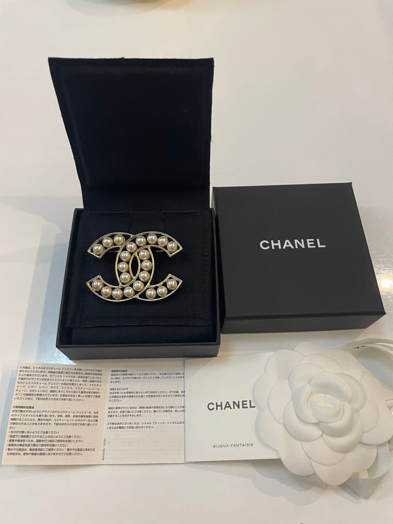 ྀིCHANELྀི ブローチ 未使用