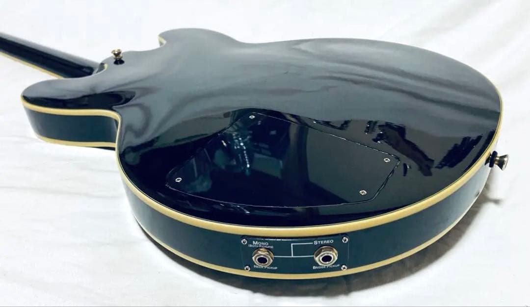 Epiphone B.B. King Lucille セミアコ ハードケース付き