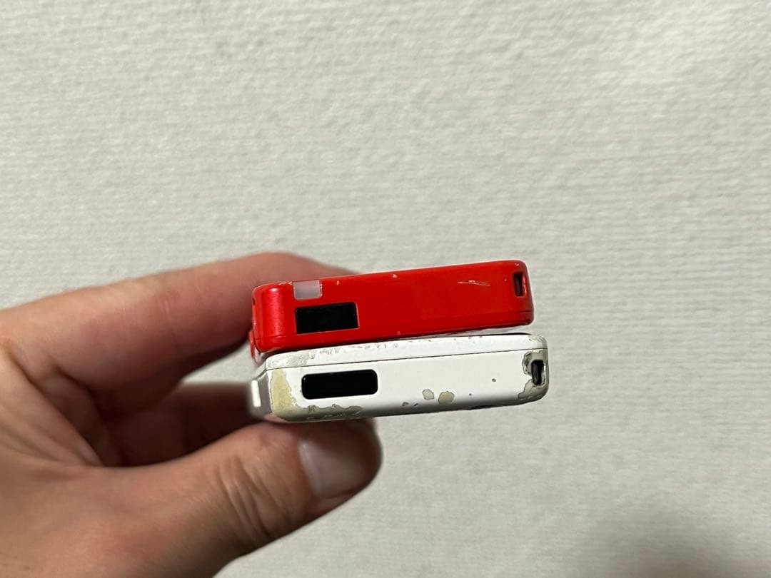 LIBERO ホワイト & HONEY BEE レッド 携帯電話本体　起動確認済