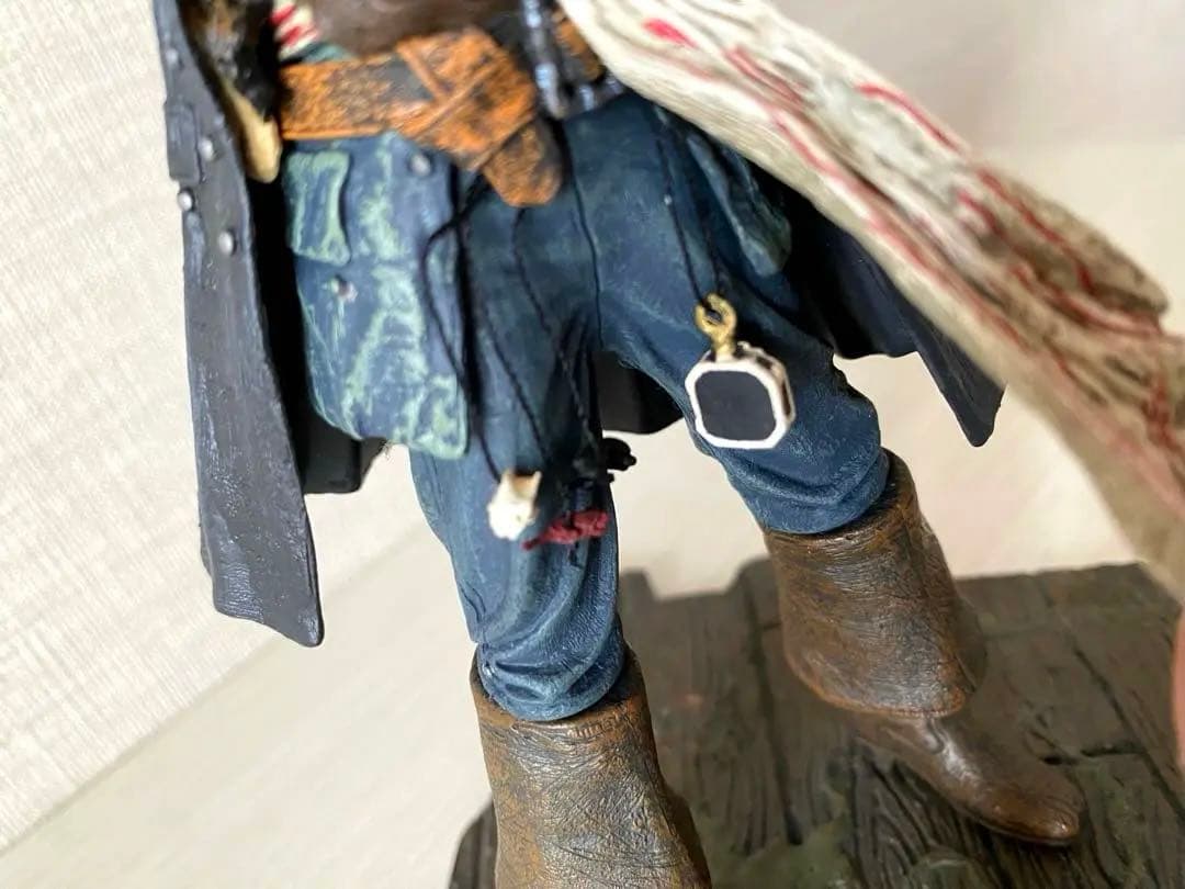 パイレーツオブカリビアン　ジャック・スパロウフィギュア 約30cm