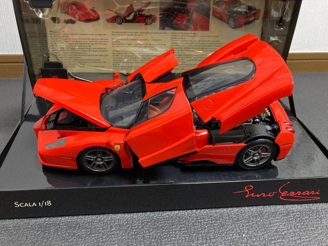 1/18 BBR エンツォフェラーリ ロッソコルサ（ミハエル・シューマッハ仕様）