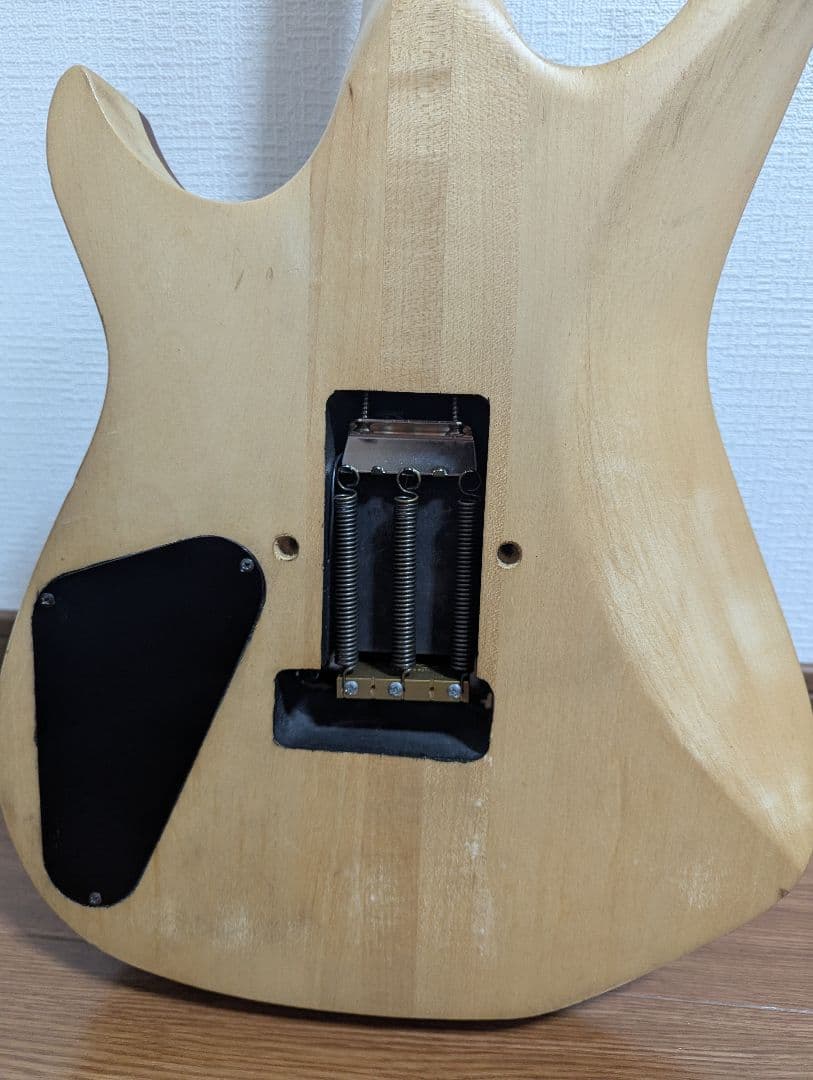 オーダー品 エレキギター　パドゥークトップのスルーネック