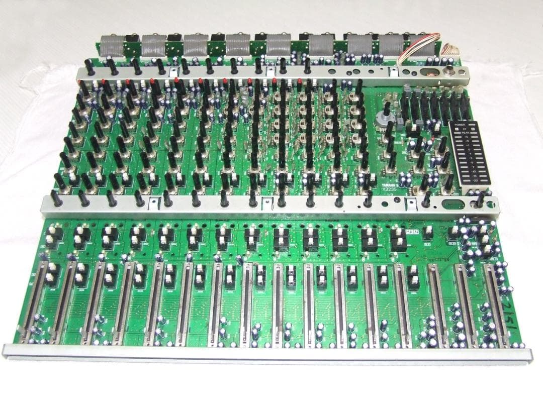 Yamaha MG16/6FX アナログミキサー