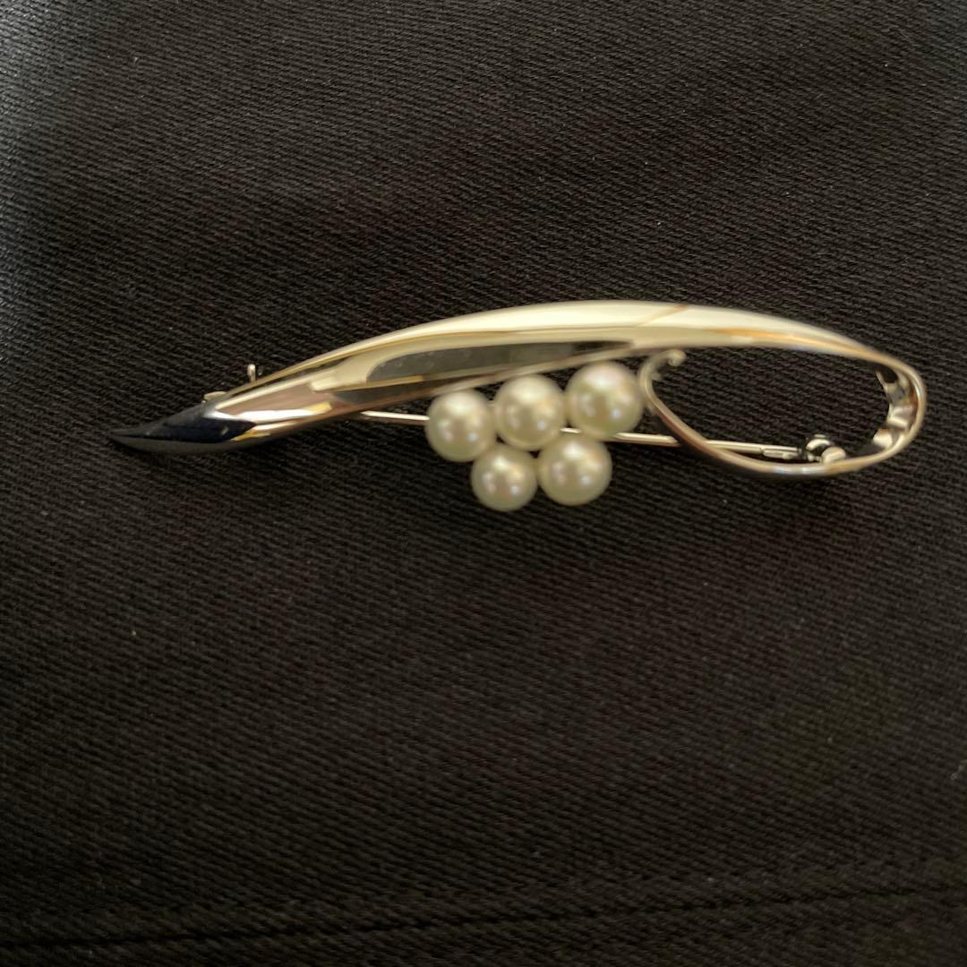 ミキモトのパールブローチ