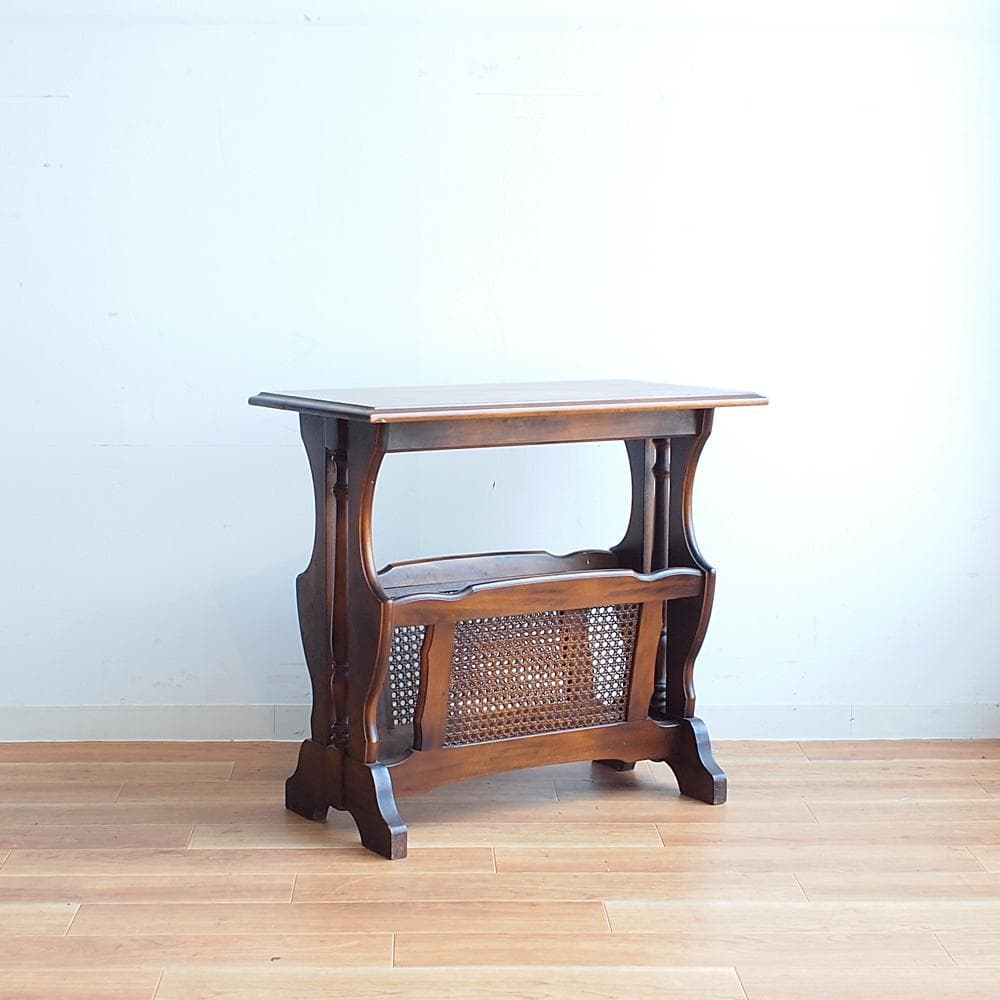 カリモク/karimoku コロニアル サイドテーブル マガジンラック付き