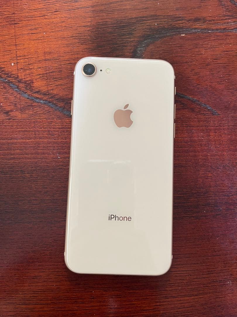 iPhone 8 ピンク