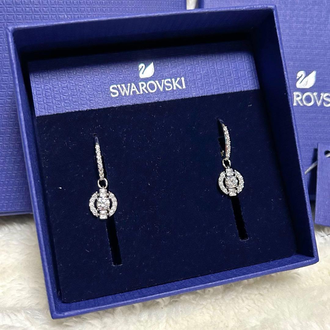 ☆新品☆ スワロフスキー Sparkling Dance Round ピアス