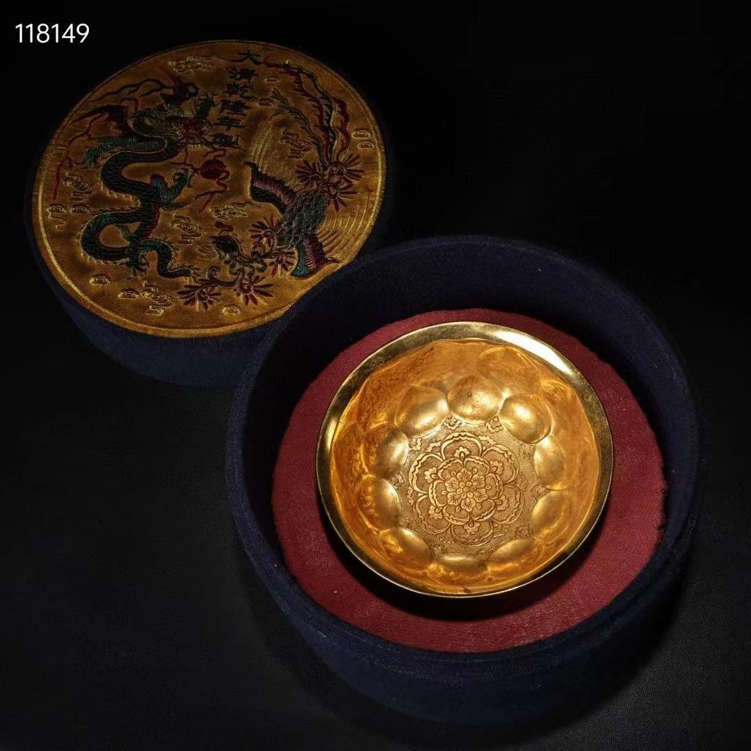 中国古美術・珍品古蔵・純銅制・高浮彫刻花鎏金碗・箱付・茶道具・置物・食器・文房具