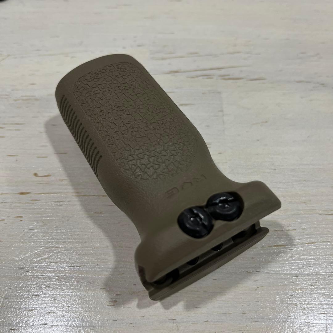 実物　MAGPUL マグプル　サイト　グリップ　FDE M4などに