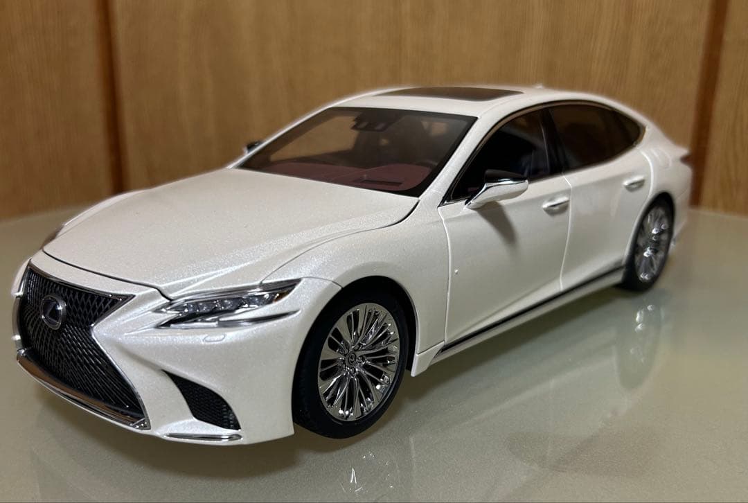 オートアート(AUTOart) 1/18 レクサス LS500h レア品