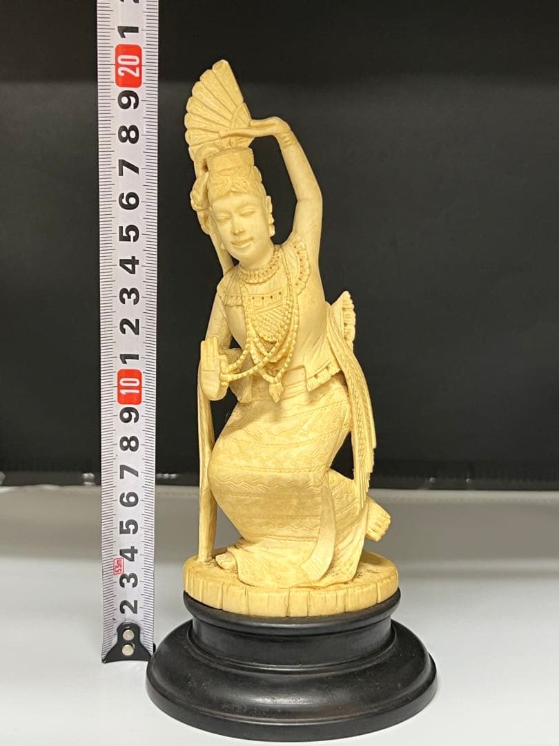 極上　人物　重さ；349g