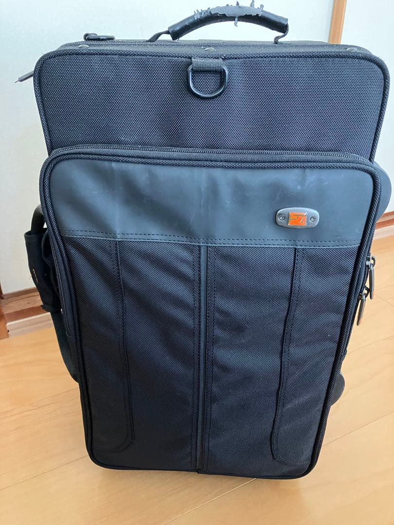 【値下げ交渉可能】プロテック　トランペットダブルケース セミハードキャスター付き