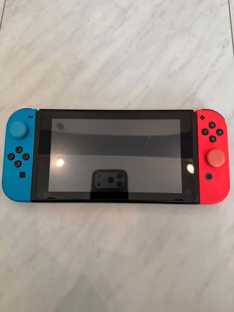 る*ん様 Nintendo Switch 本体 青/赤 Joy-Con付き