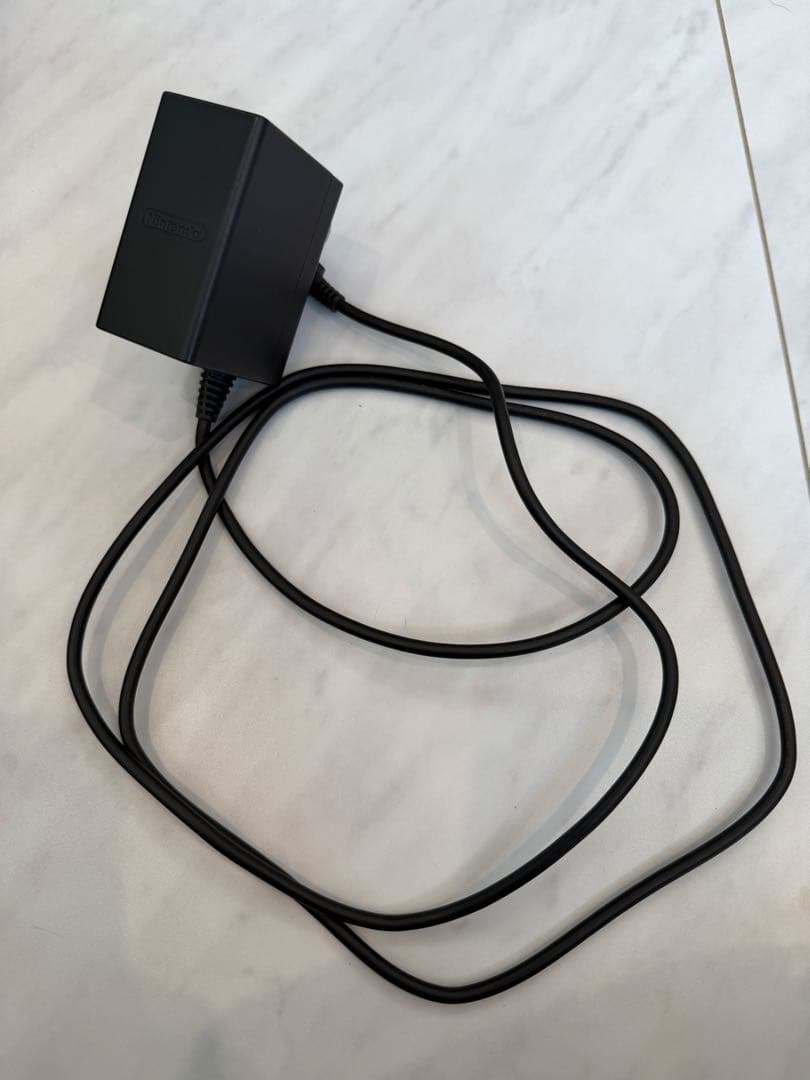 る*ん様 Nintendo Switch 本体 青/赤 Joy-Con付き