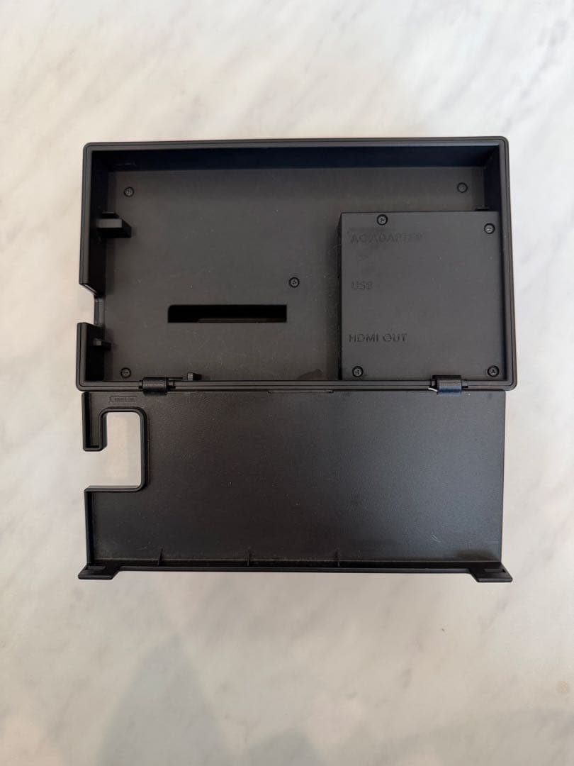 る*ん様 Nintendo Switch 本体 青/赤 Joy-Con付き