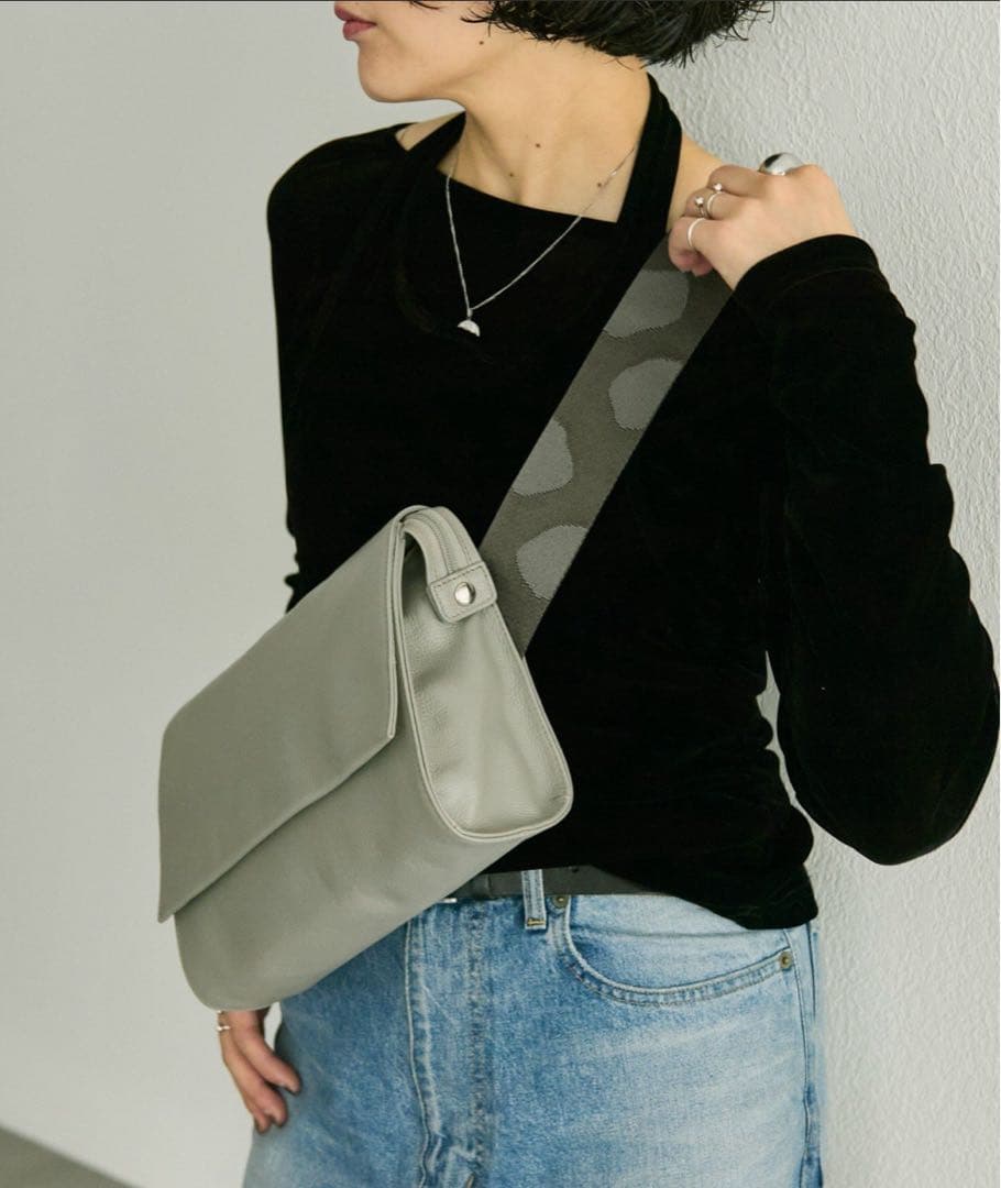 未使用級✨ear PAPILLONNER ワイドテープショルダーバッグ グレー