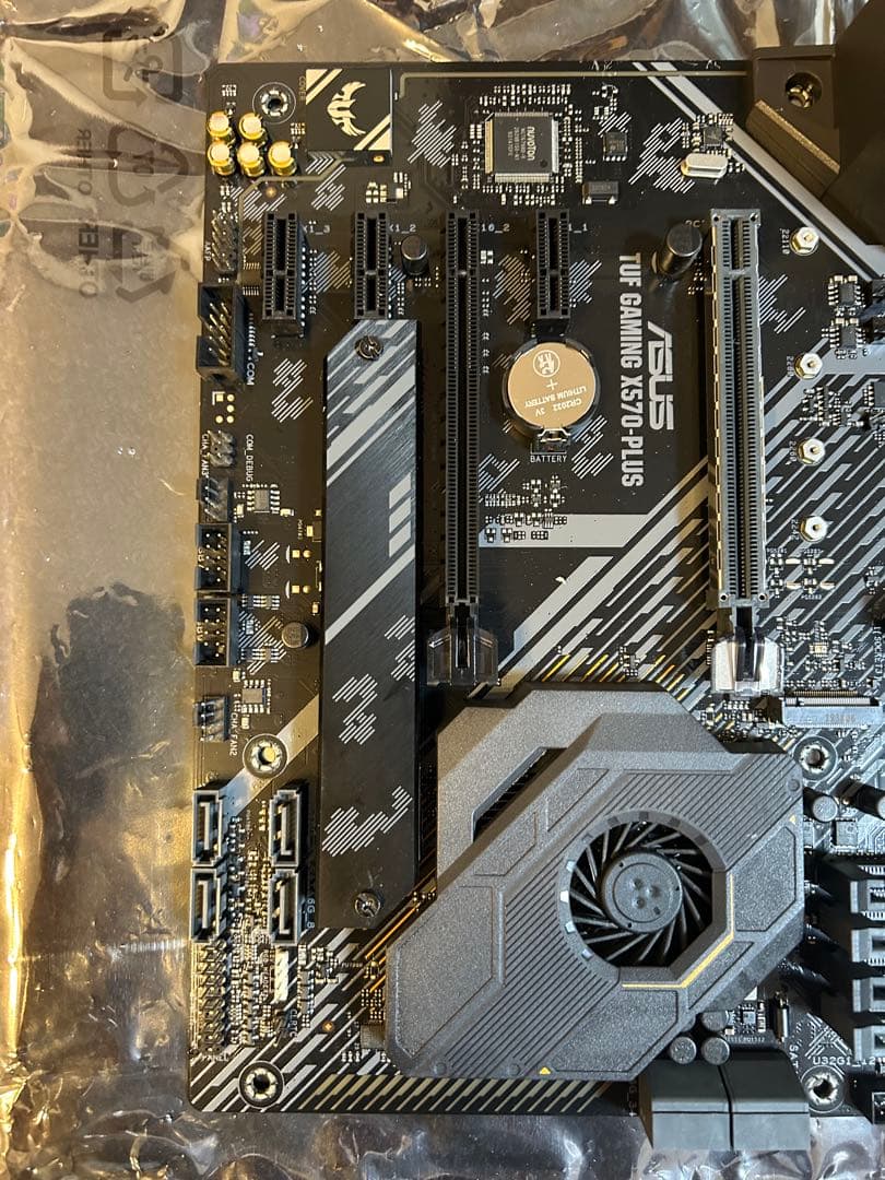 ASUS TUF GAMING X570-PLUS マザーボード（AM4）