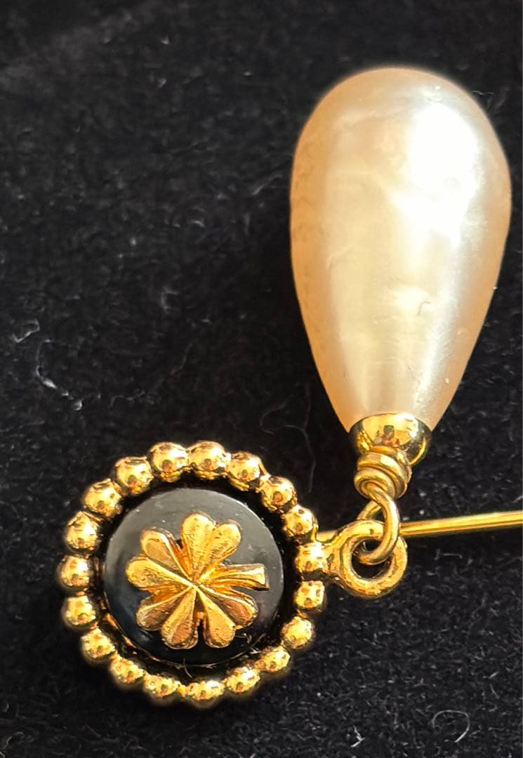 シャネル ピンブローチ クローバー&コスチュームパール