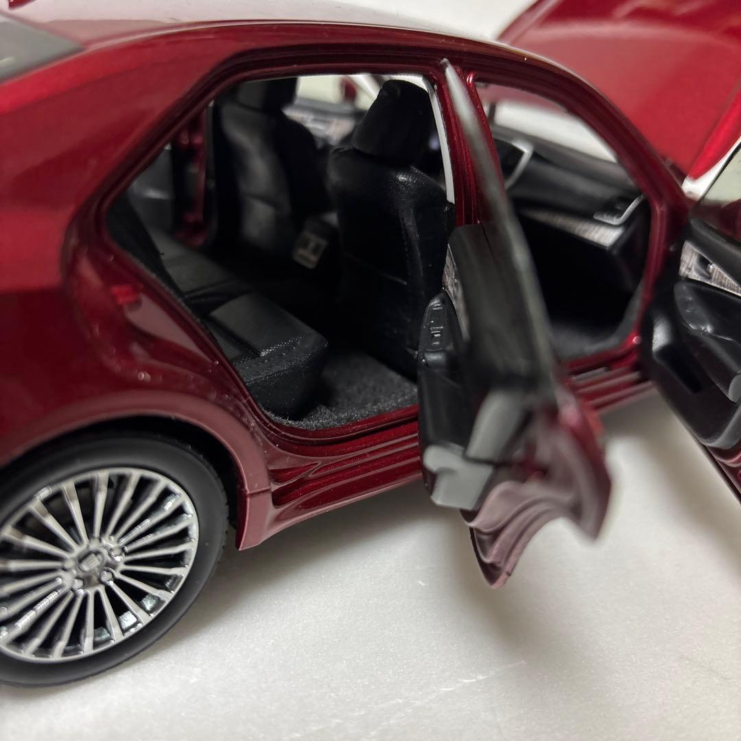 CROWN ワインレッド セダンモデル